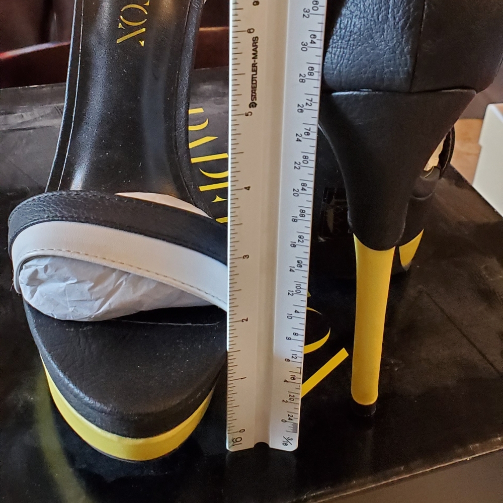 Heels - Picture 2 of 5